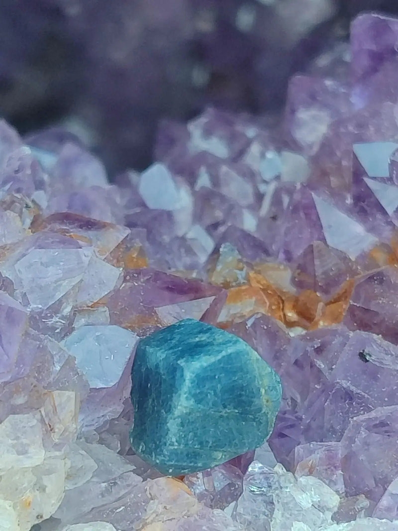 Chargez l&#39;image dans la visionneuse de la galerie, Saphir bleu du Sri Lanka - Pierre brute - Grade Prémium - Pierre de Clarté et d’Intuition Saphir bleu du Sri Lanka
