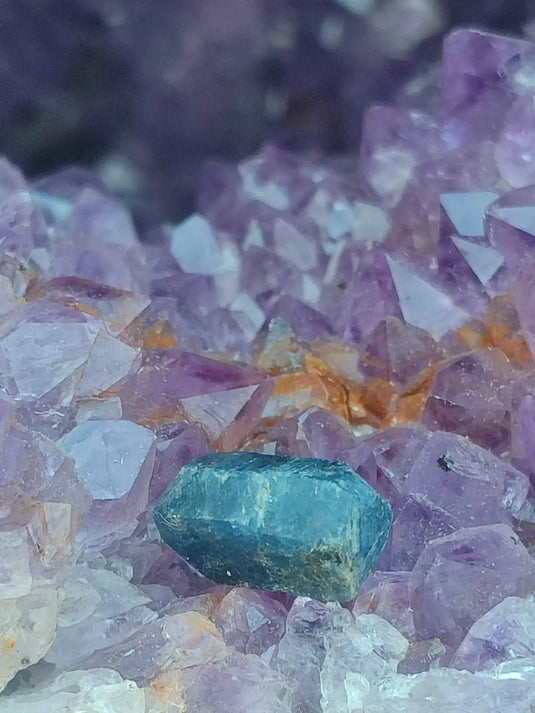 Saphir bleu du Sri Lanka - Pierre brute - Grade Prémium - Pierre de Clarté et d’Intuition Saphir bleu du Sri Lanka