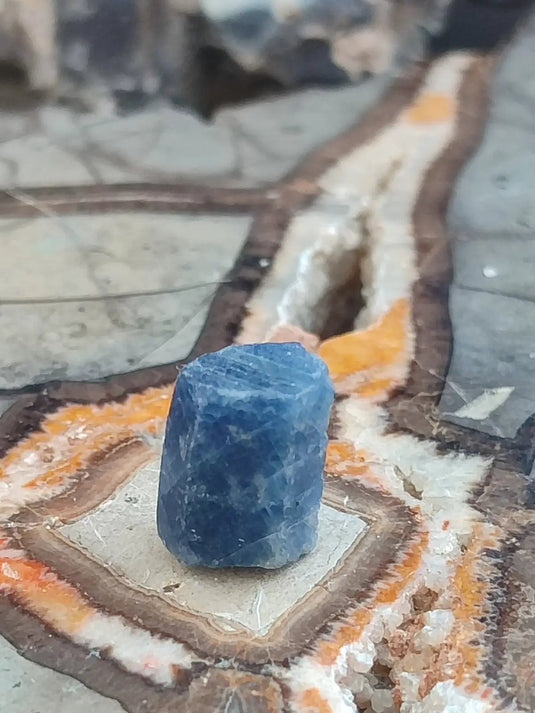 Saphir bleu du Sri Lanka - Pierre brute - Grade Prémium - Pierre de Clarté et d’Intuition Saphir bleu du Sri Lanka