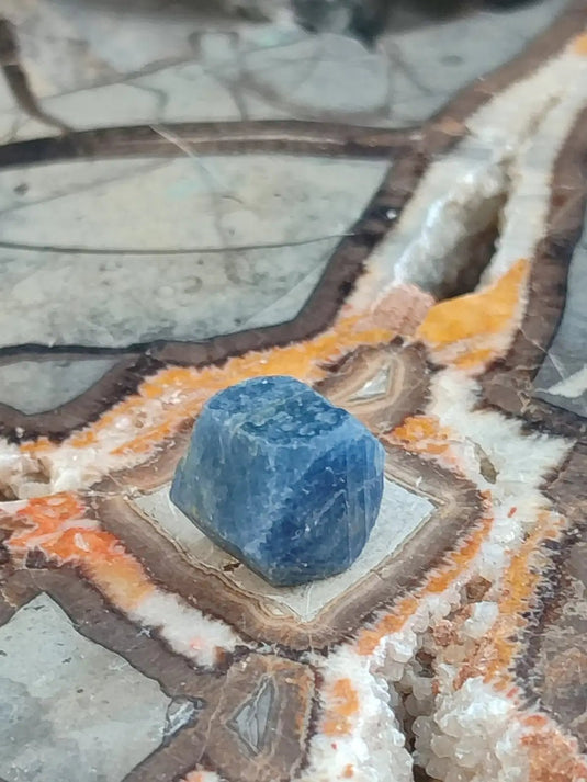 Saphir bleu du Sri Lanka - Pierre brute - Grade Prémium - Pierre de Clarté et d’Intuition saphir