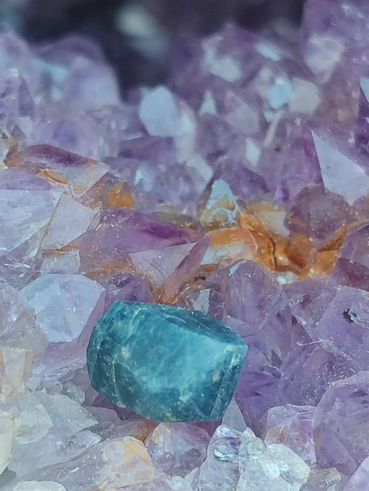 Saphir bleu du Sri Lanka - Pierre brute - Grade Prémium - Pierre de Clarté et d’Intuition Saphir bleu du Sri Lanka