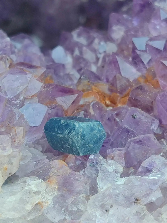 Saphir bleu du Sri Lanka - Pierre brute - Grade Prémium - Pierre de Clarté et d’Intuition Saphir bleu du Sri Lanka