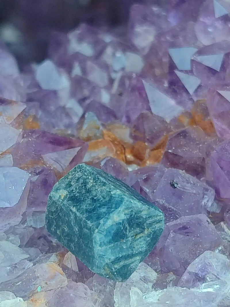 Chargez l&#39;image dans la visionneuse de la galerie, Saphir bleu du Sri Lanka - Pierre brute - Grade Prémium - Pierre de Clarté et d’Intuition Saphir bleu du Sri Lanka
