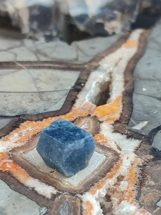 Saphir bleu du Sri Lanka - Pierre brute - Grade Prémium - Pierre de Clarté et d’Intuition Saphir bleu du Sri Lanka