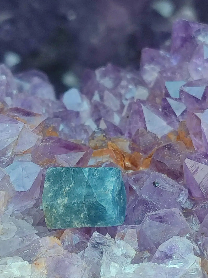 Chargez l&#39;image dans la visionneuse de la galerie, Saphir bleu du Sri Lanka - Pierre brute - Grade Prémium - Pierre de Clarté et d’Intuition Saphir bleu du Sri Lanka
