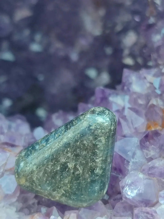 Saphir bleu du Sri Lanka - Pierre roulée - Grade Prémium - Pierre de Clarté et d’Intuition Saphir bleu du Sri Lanka