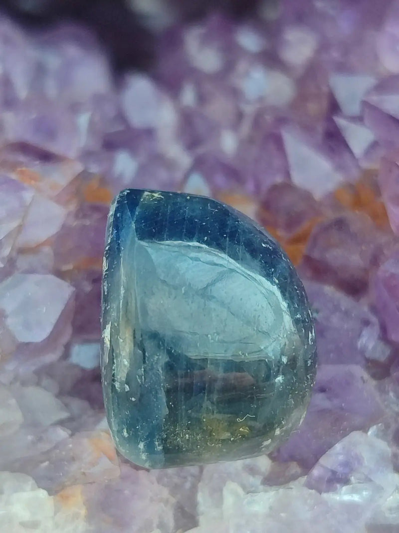 Chargez l&#39;image dans la visionneuse de la galerie, Saphir bleu du Sri Lanka - Pierre roulée - Grade Prémium - Pierre de Clarté et d’Intuition Saphir bleu du Sri Lanka
