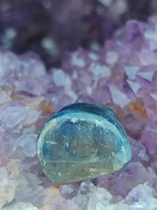 Saphir bleu du Sri Lanka - Pierre roulée - Grade Prémium - Pierre de Clarté et d’Intuition Saphir bleu du Sri Lanka