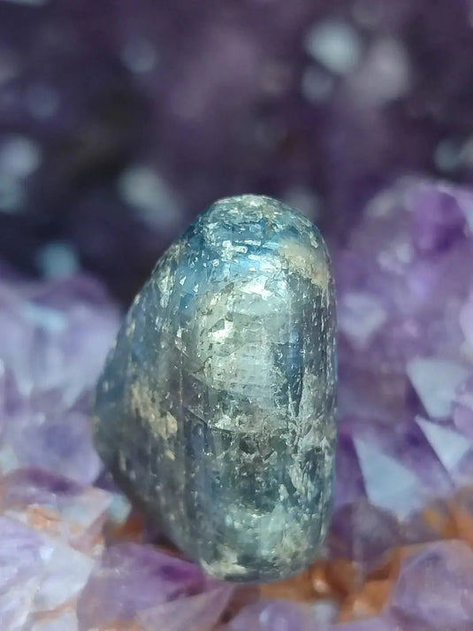 Saphir bleu du Sri Lanka - Pierre roulée - Grade Prémium - Pierre de Clarté et d’Intuition Saphir bleu du Sri Lanka