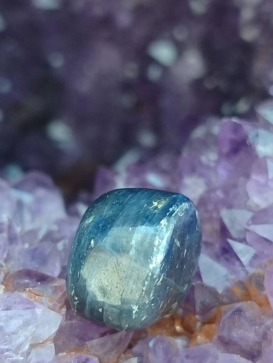 Saphir bleu du Sri Lanka - Pierre roulée - Grade Prémium - Pierre de Clarté et d’Intuition Saphir bleu du Sri Lanka