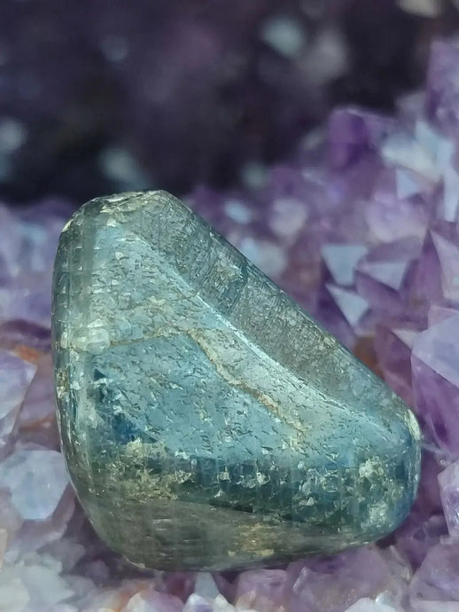 Saphir bleu du Sri Lanka - Pierre roulée - Grade Prémium - Pierre de Clarté et d’Intuition Saphir bleu du Sri Lanka