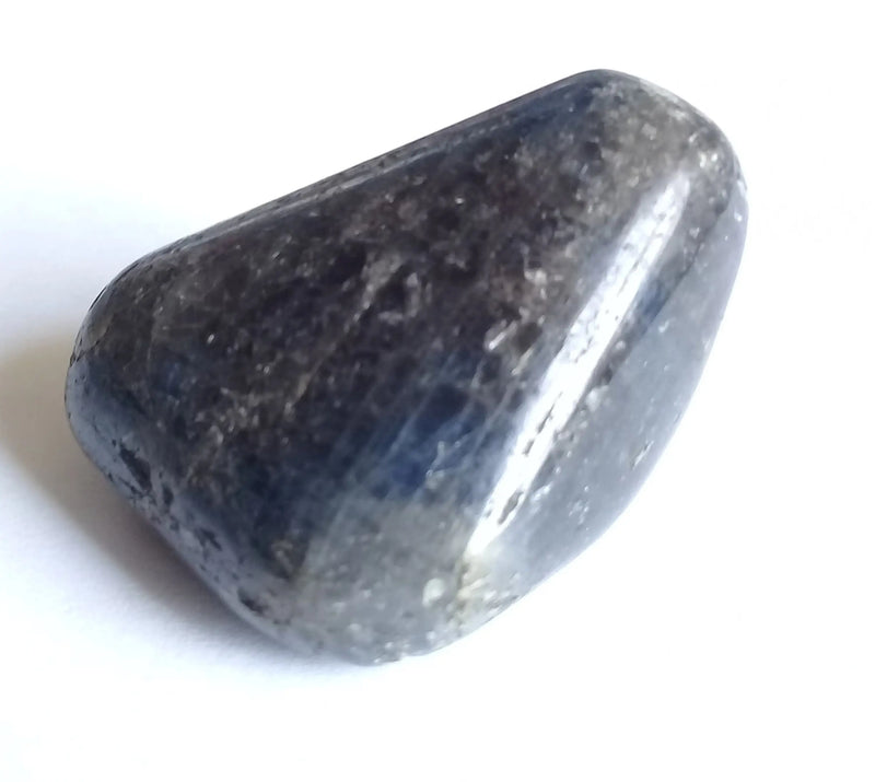 Загрузить изображение в просмотрщик галереи, Saphir bleu pierre roulée Grade A ++++ Saphir bleu pierre roulée Dans la besace du p&#39;tit Poucet   
