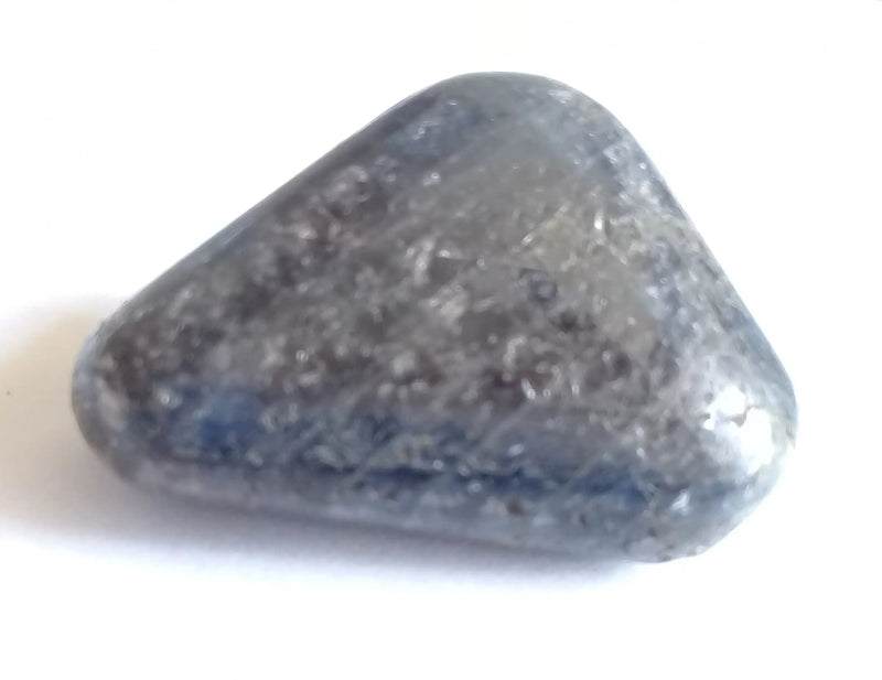 Laden Sie das Bild in Galerie -Viewer, Saphir bleu pierre roulée Grade A ++++ Saphir bleu pierre roulée Dans la besace du p&#39;tit Poucet   
