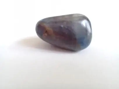 Load image into Gallery viewer, Saphir bleu pierre roulée Grade A ++++ Saphir bleu pierre roulée Dans la besace du p&#39;tit Poucet   
