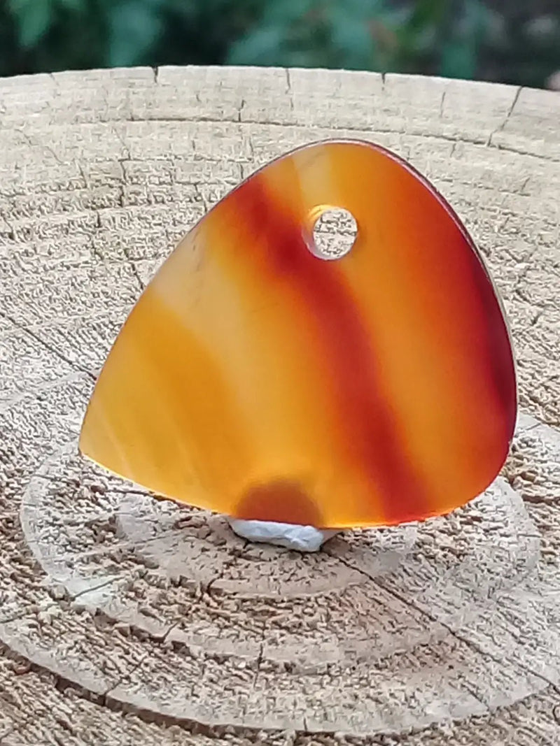 Chargez l&#39;image dans la visionneuse de la galerie, Sardoine Médiator guitare / Pendentif Grade A++++ Sardoine Médiator guitare / Pendentif
