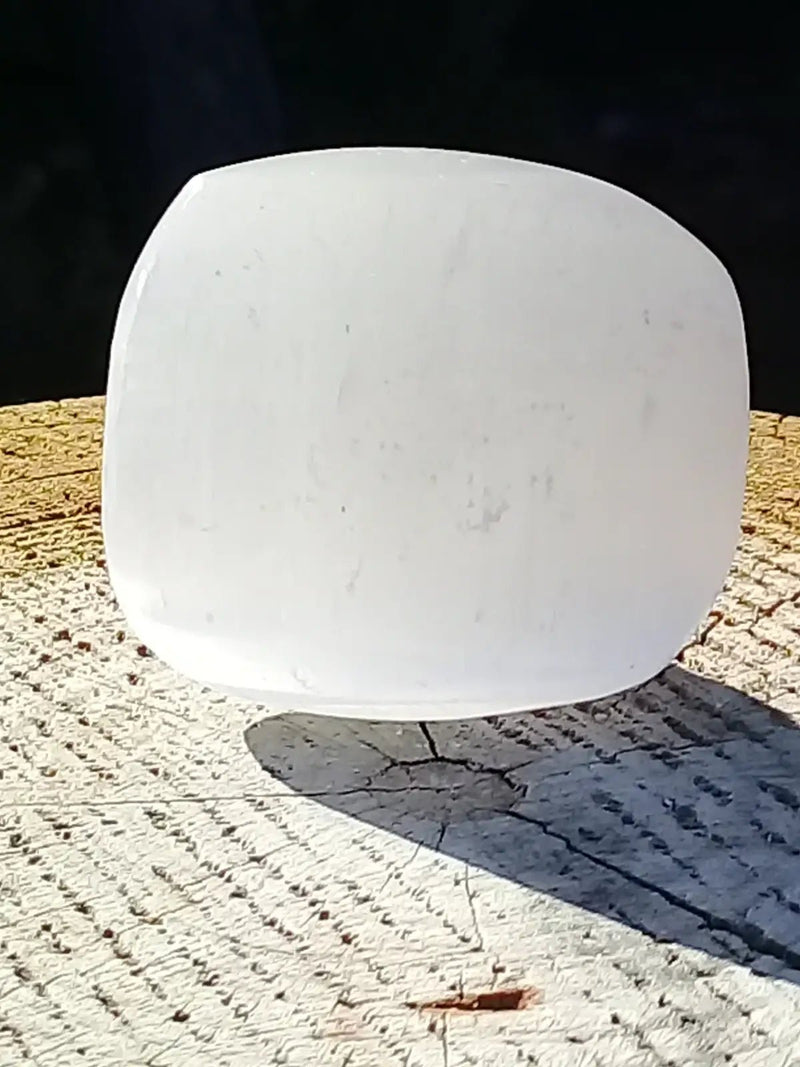 Load image into Gallery viewer, Sélénite blanche du Maroc Galet Grade A ++++ Sélénite blanche galet
