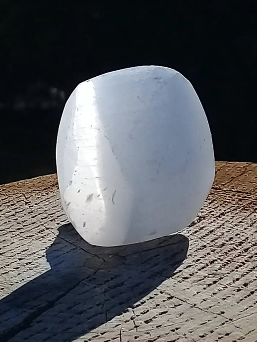 Sélénite blanche du Maroc Galet Grade A ++++ Sélénite blanche galet