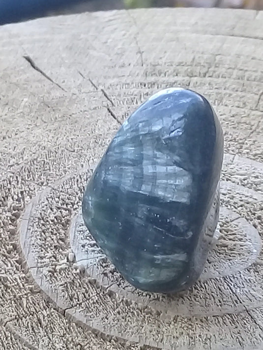 Séraphinite de Russie ’Lac Baïkal’ pierre roulée Grade A++++ Séraphinite de Russie 