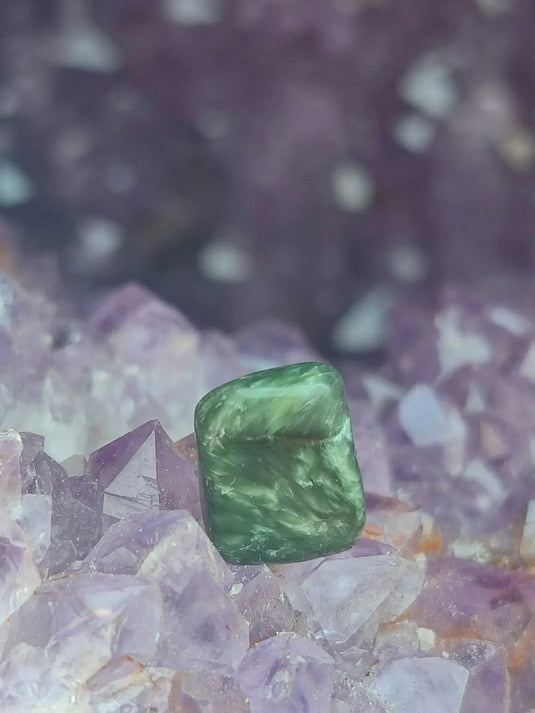 Séraphinite du lac Baïkal Sibérie - Pierre roulée - Grade Prémium - Pierre du Lâcher Prise Séraphinite de Russie ’Lac Baïkal’ pierre roulée