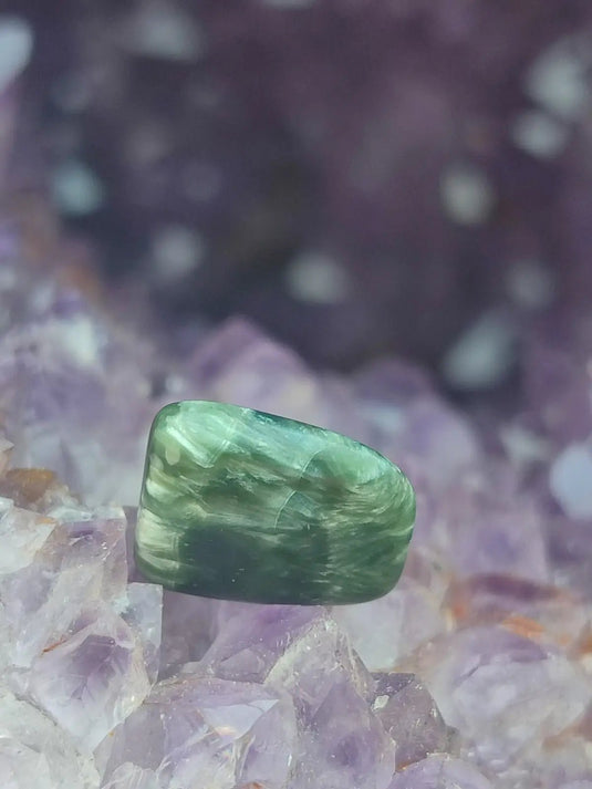 Séraphinite du lac Baïkal Sibérie - Pierre roulée - Grade Prémium - Pierre du Lâcher Prise Séraphinite de Russie ’Lac Baïkal’ pierre roulée