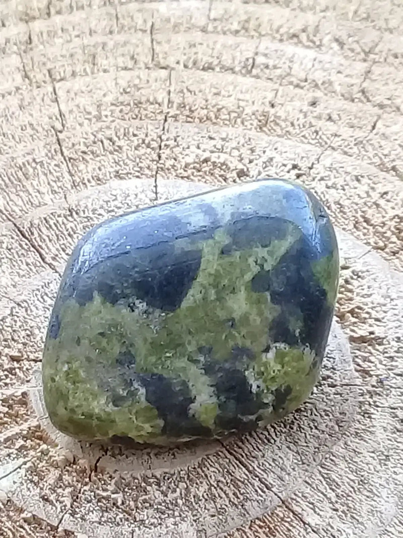 Load image into Gallery viewer, Serpentine Chytah pierre roulée Grade A++++ Serpentine Chytah pierre roulée
