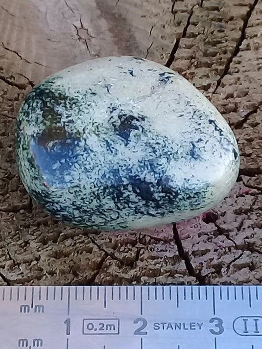 Serpentine Chytah pierre roulée Grade A ++++ Serpentine Chytah pierre roulée Dans la besace du p'tit Poucet...   