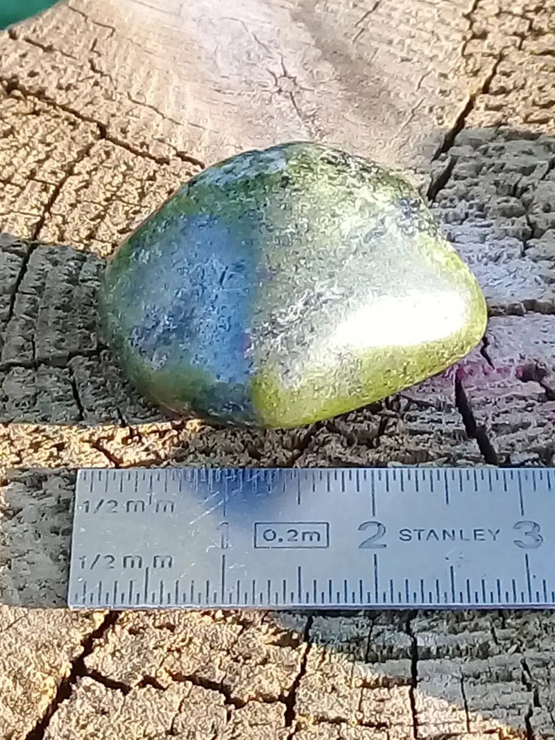 Load image into Gallery viewer, Serpentine Chytah pierre roulée Grade A ++++ Serpentine Chytah pierre roulée
