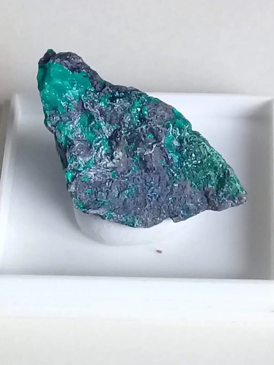 Shattuckite sur Dioptase pierre brute Grade A++++ Shattuckite d’Arizona sur Dioptase