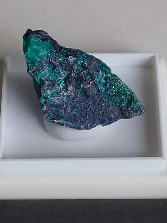 Shattuckite sur Dioptase pierre brute Grade A++++ Shattuckite d’Arizona sur Dioptase
