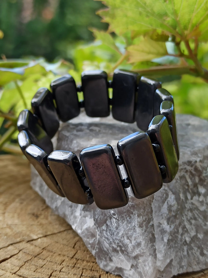 Carica immagine in Galleria Viewer, Shungite bracelet protection Modèle Dark protector Grade A ++++ Shungite bracelet Dans la besace du p&#39;tit Poucet   
