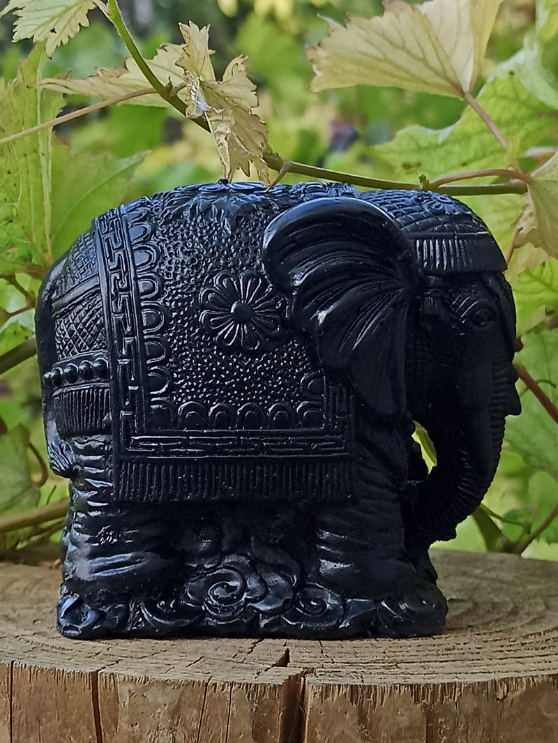 Cargue la imagen en el visor de la galería, Shungite &amp; Magnésite Éléphant Déco &amp; Ornement H:7.5 x L:8.5 x E:5.5cm Shungite Éléphant indien Dans la besace du p&#39;tit Poucet   
