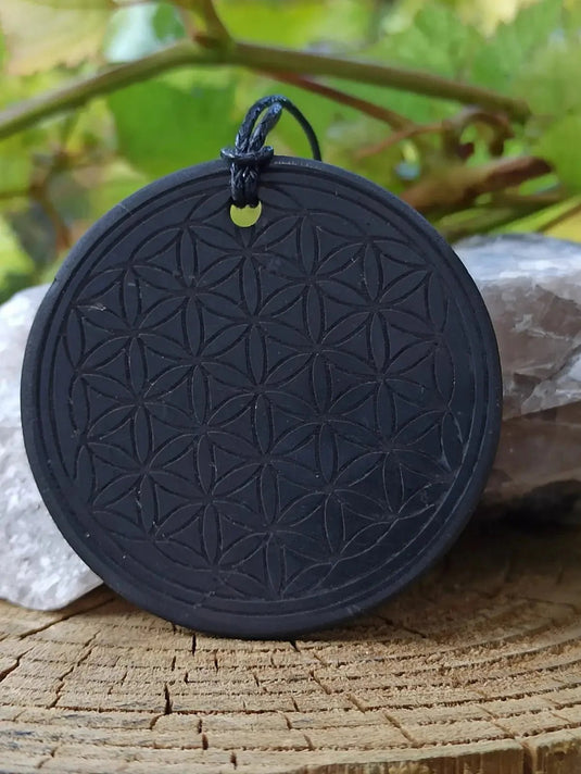 Shungite pendentif gravé arbre de vie ou fleur de vie Ø5cm fleur de vie Ø3cm Bouclier + Ancrage Shungite pendentif gravé fleur de vie