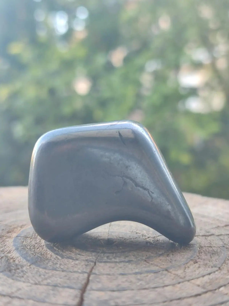 Load image into Gallery viewer, Shungite pierre roulée de Carélie Russie Protection Ondes Électromagnétiques Shungite pierre roulée
