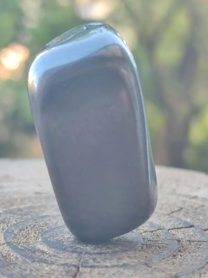 Load image into Gallery viewer, Shungite pierre roulée de Carélie Russie Protection Ondes Électromagnétiques Shungite pierre roulée
