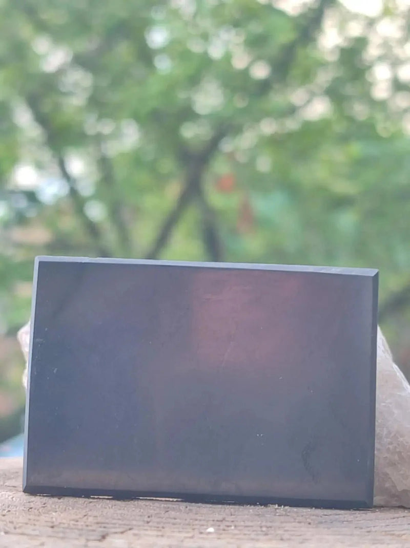 Chargez l&#39;image dans la visionneuse de la galerie, Shungite plaque de protection aimantée contre les ondes émises par vos appareils ménagers Shungite plaque de protection aimantée
