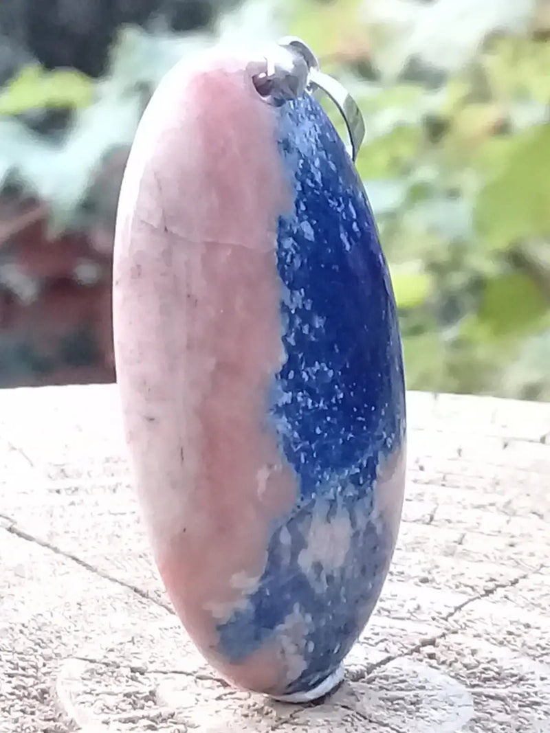 Chargez l&#39;image dans la visionneuse de la galerie, Sodalite coucher de soleil Sodalite/Calcite orange pendentif Grade A++++ Fourni avec cordon Sodalite coucher de soleil Sodalite/Calcite
