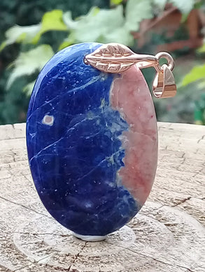 Sodalite coucher de soleil Sodalite/Calcite orange pendentif Grade A++++ Fourni avec cordon Sodalite coucher de soleil Sodalite/Calcite orange pendentif Dans la besace du p'tit Poucet   