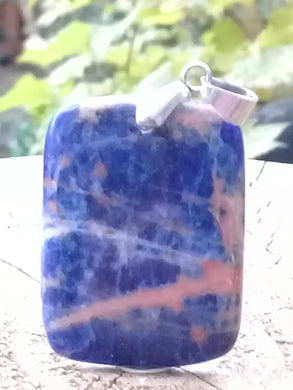 Sodalite coucher de soleil Sodalite/Calcite orange pendentif Grade A++++ Fourni avec cordon Sodalite coucher de soleil Sodalite/Calcite orange pendentif Dans la besace du p'tit Poucet   