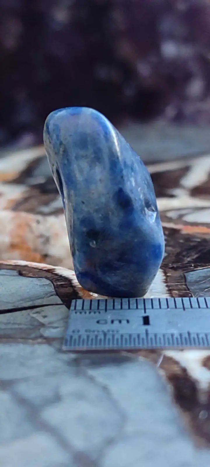 Chargez l&#39;image dans la visionneuse de la galerie, Sodalite de Bolivie pierre roulée Grade A++++ Sodalite pierre roulée
