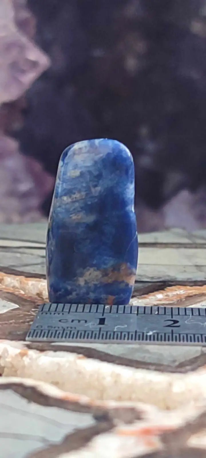 Chargez l&#39;image dans la visionneuse de la galerie, Sodalite de Bolivie pierre roulée Grade ’Extra’ Sodalite pierre roulée
