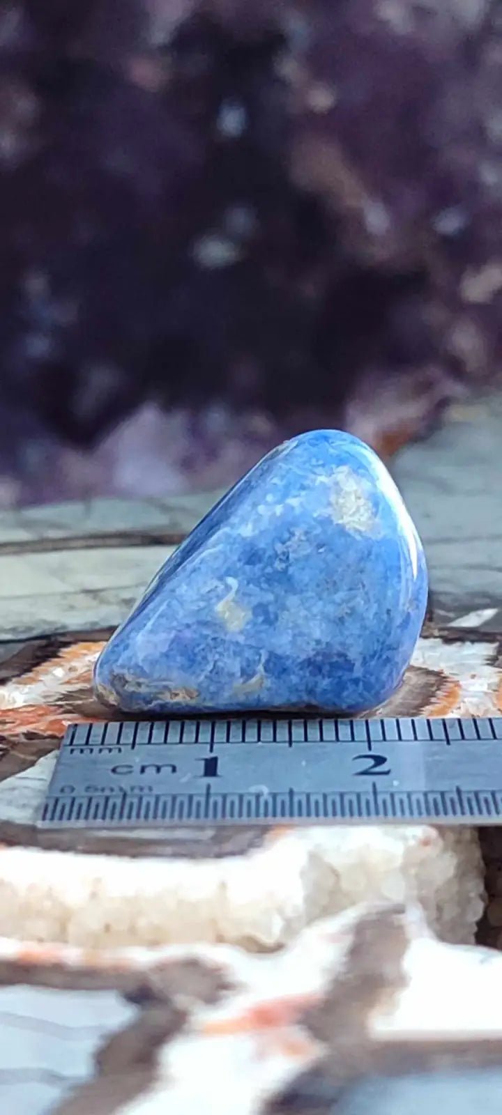 Load image into Gallery viewer, Sodalite du Brésil pierre roulée Grade A++++ Sodalite pierre roulée
