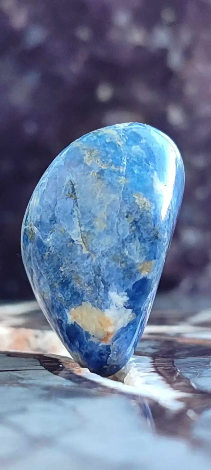 Load image into Gallery viewer, Sodalite du Brésil pierre roulée Grade A++++ Sodalite pierre roulée
