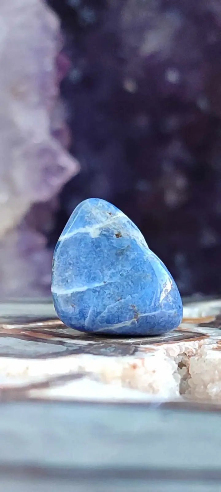 Load image into Gallery viewer, Sodalite du Brésil pierre roulée Grade A++++ Sodalite pierre roulée
