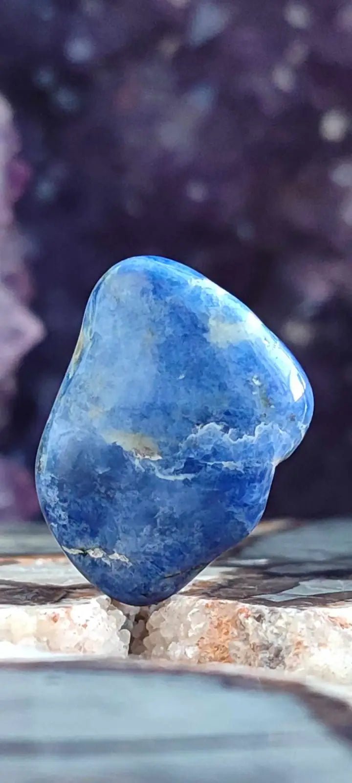Load image into Gallery viewer, Sodalite du Brésil pierre roulée Grade A++++ Sodalite pierre roulée
