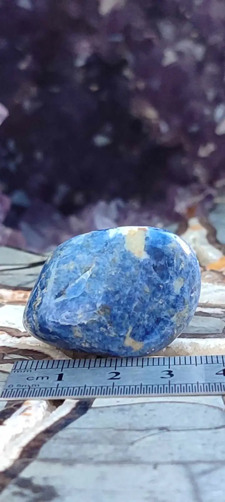 Load image into Gallery viewer, Sodalite du Brésil pierre roulée Grade A++++ Sodalite pierre roulée
