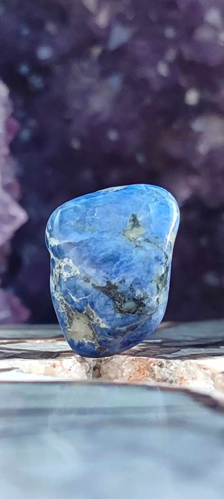 Load image into Gallery viewer, Sodalite du Brésil pierre roulée Grade A++++ Sodalite pierre roulée
