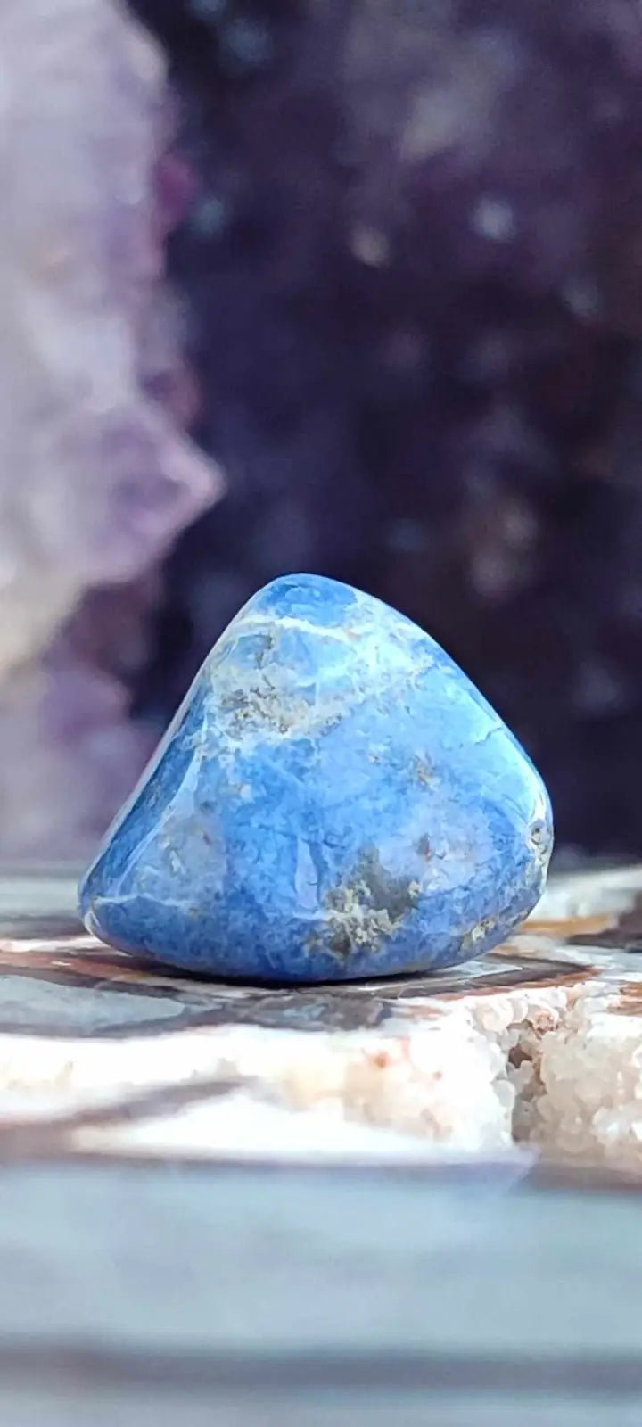 Load image into Gallery viewer, Sodalite du Brésil pierre roulée Grade A++++ Sodalite pierre roulée
