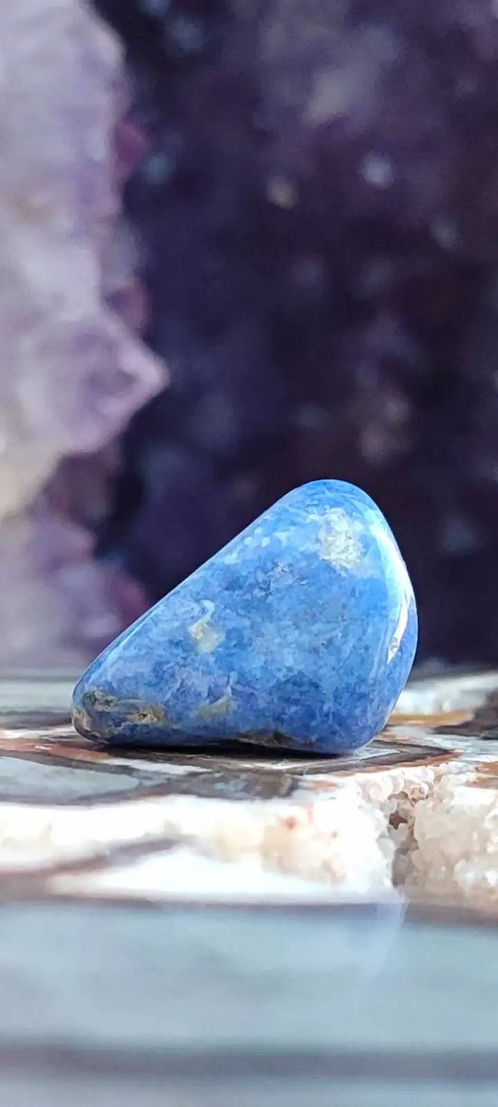 Load image into Gallery viewer, Sodalite du Brésil pierre roulée Grade A++++ Sodalite pierre roulée
