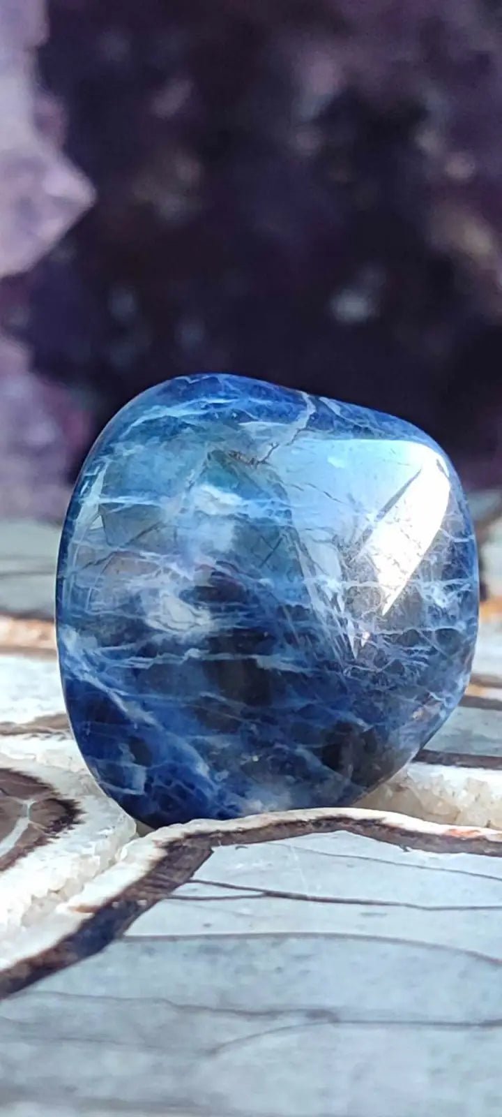 Load image into Gallery viewer, Sodalite du brésil pierre roulée Grade A++++ Sodalite pierre roulée
