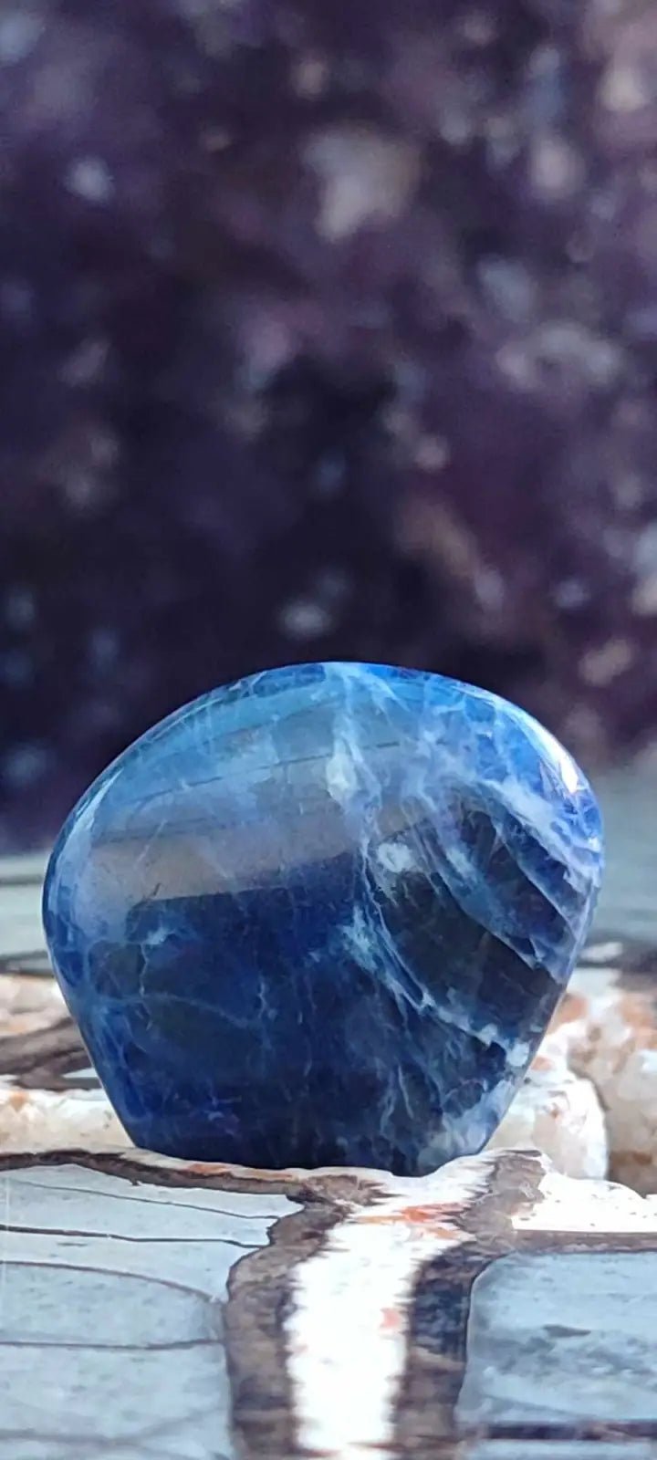 Load image into Gallery viewer, Sodalite du brésil pierre roulée Grade A++++ Sodalite pierre roulée
